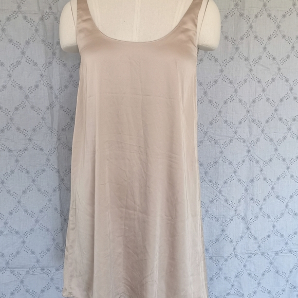 Dress - Picture 1 of 6